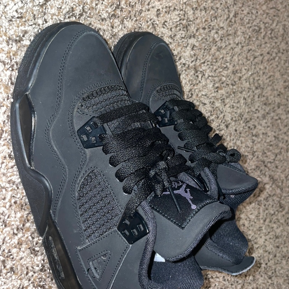 Black cat 4s